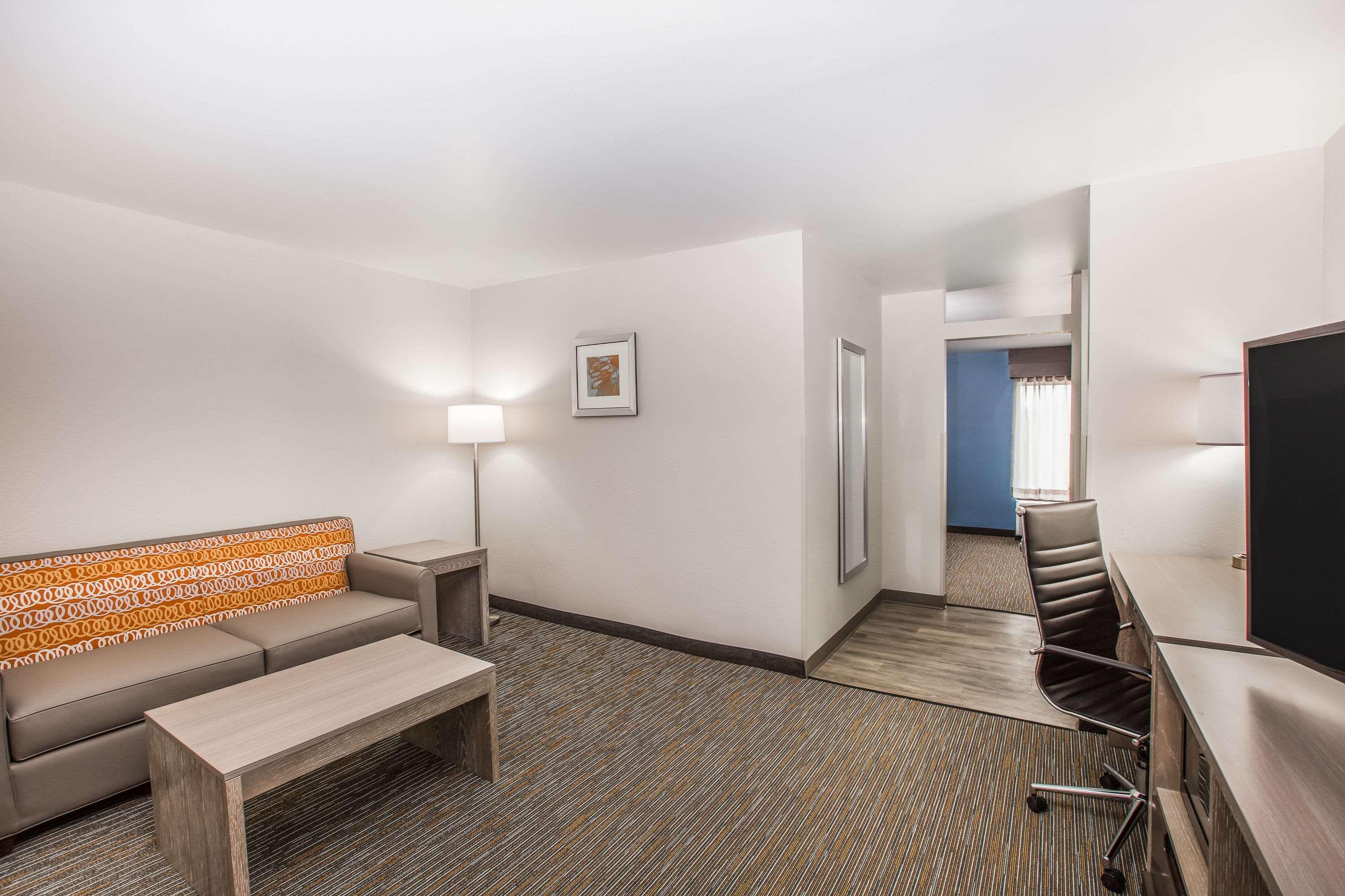 Wingate By Wyndham Louisville Airport Expo Center Εξωτερικό φωτογραφία