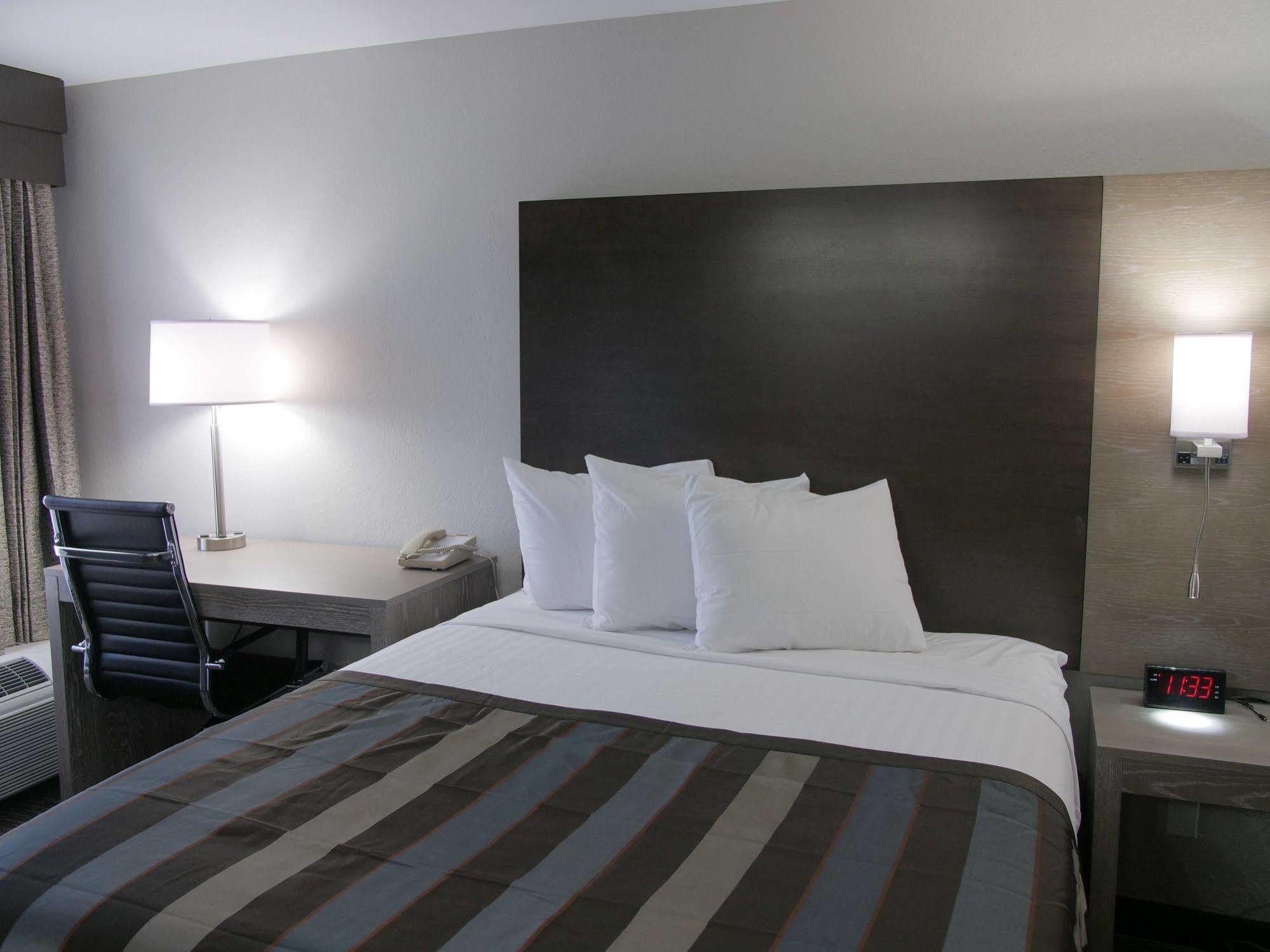 Wingate By Wyndham Louisville Airport Expo Center Εξωτερικό φωτογραφία